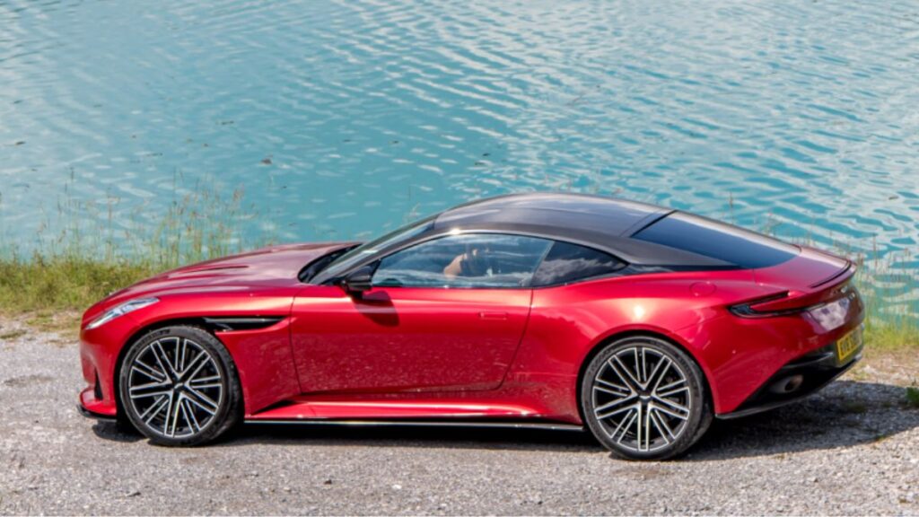 Aston Martin DB12 S