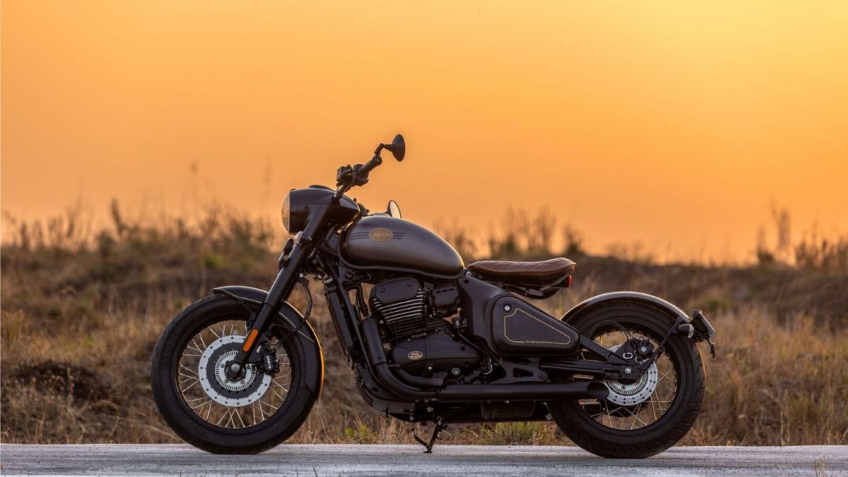 Jawa 42 Bobber Black Mirror