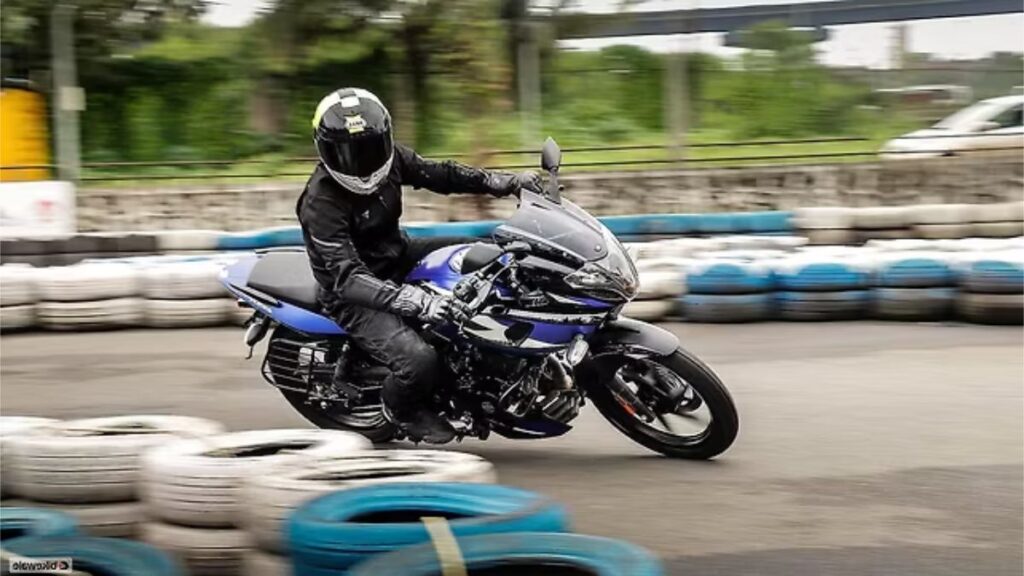Bajaj Pulsar 220F